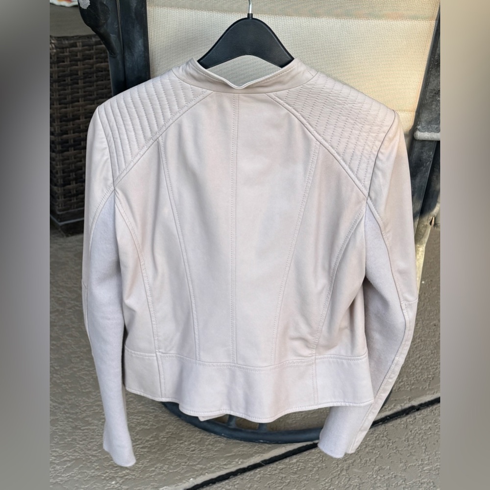 NWT - JOHNSTON & MIRPHY WOMAN “TAUPE” 100% LEATHER JACKET - Picture 3 of 14